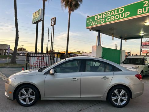 Used 2013 Chevrolet Cruze LT image 3