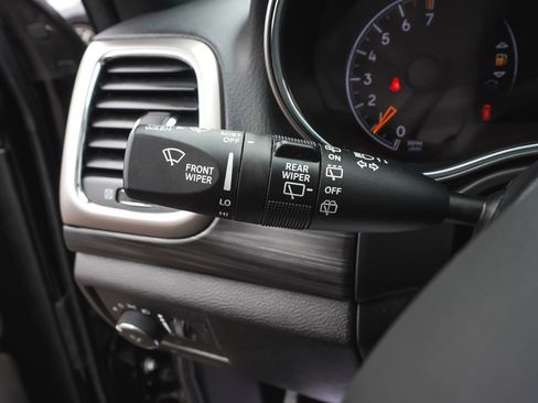 Used 2022 Jeep Grand Cherokee Laredo X AWD/4WD image 21
