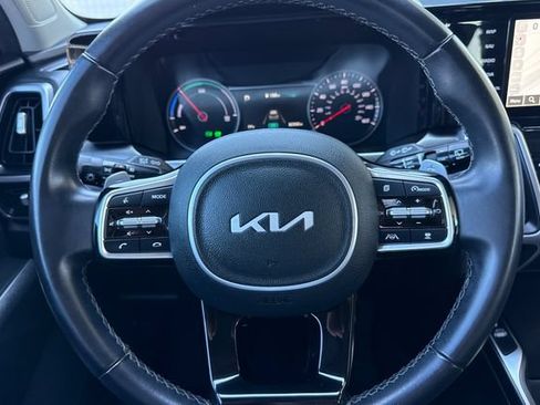 Certified 2023 Kia Sorento EX AWD/4WD image 32