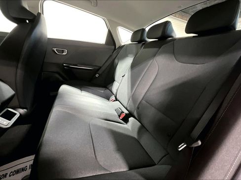 New 2025 Kia K4 LXS image 26