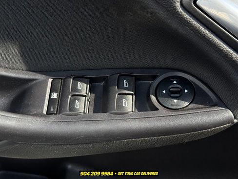 Used 2015 Ford Focus SE w/ Reverse Sensing Package FWD image 9