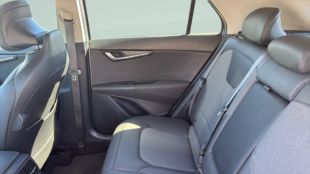 Used 2023 Kia Niro EX FWD image 23