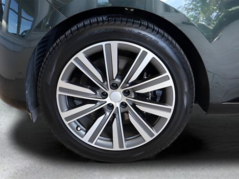 Used 2024 Land Rover Range Rover Long Wheelbase Autobiography image 27