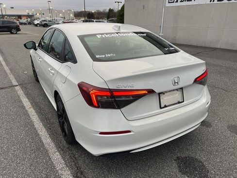 Used 2025 Honda Civic Sport image 6