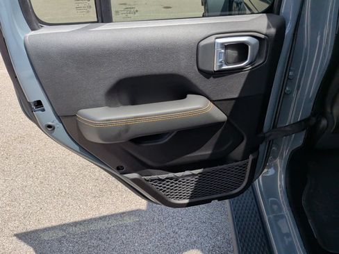 Used 2024 Jeep Gladiator Sport AWD/4WD image 38