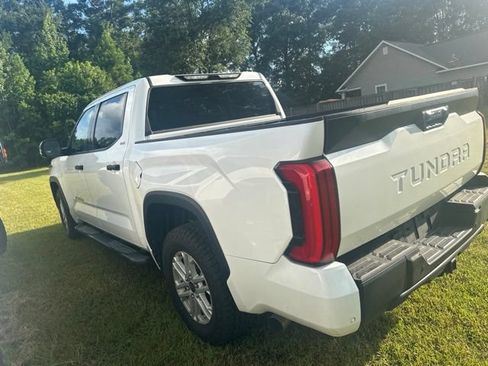 Used 2022 Toyota Tundra SR5 w/ Convenience Package RWD image 9