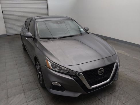 Used 2021 Nissan Altima 2.5 SV w/ SV Premium Package FWD image 14