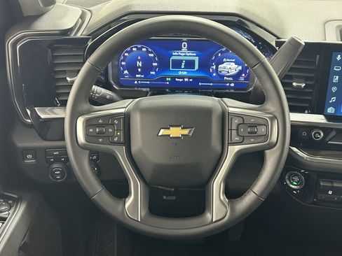Used 2025 Chevrolet Silverado 1500 LT image 13