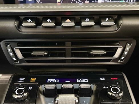 Used 2022 Porsche 911 Carrera image 17