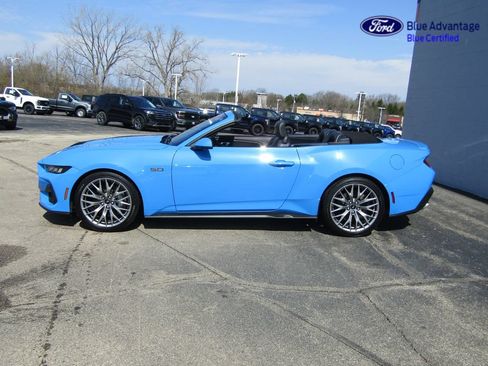 Certified 2025 Ford Mustang GT RWD image 3