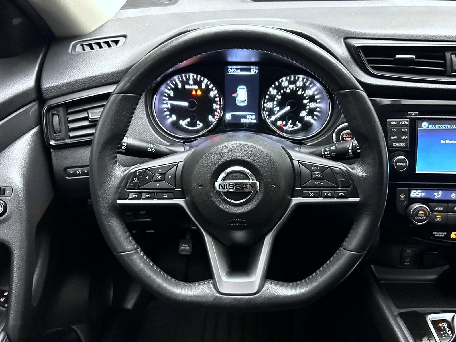 Used 2017 Nissan Rogue SV w/ SV Premium Package AWD/4WD image 12