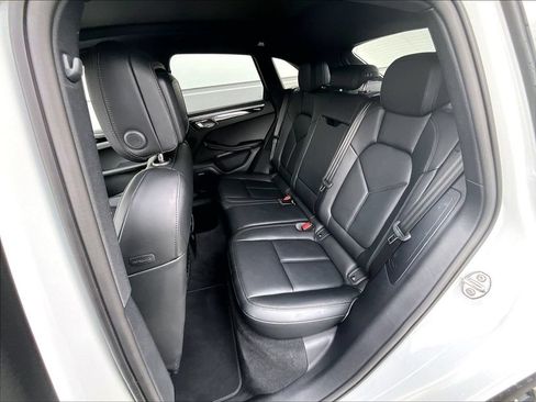 Certified 2026 Porsche Macan AWD/4WD image 22