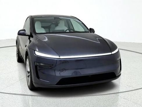 Used 2026 Tesla Model Y 2WD image 2