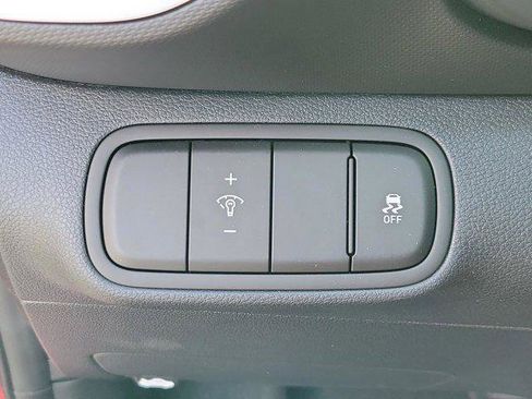 New 2025 Hyundai Venue Limited image 28