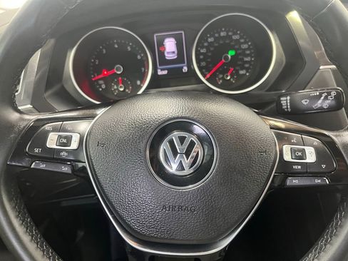 Certified 2020 Volkswagen Tiguan SE image 21