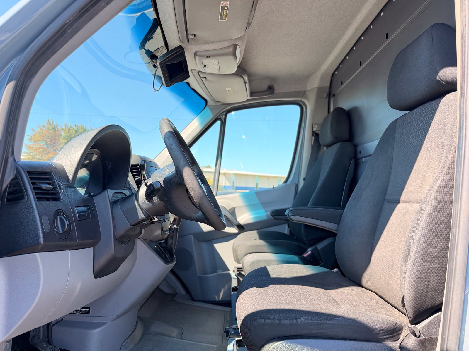 Used 2016 Mercedes-Benz Sprinter 2500 image 15