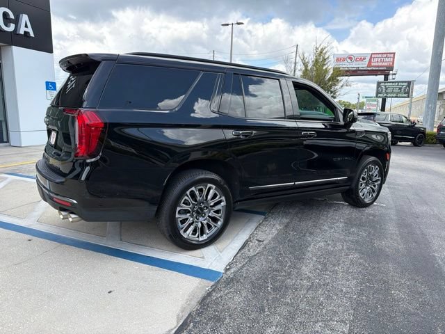 Used 2023 GMC Yukon Denali Ultimate AWD/4WD image 9