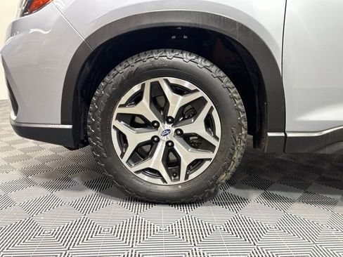 Used 2020 Subaru Forester Premium AWD/4WD image 9