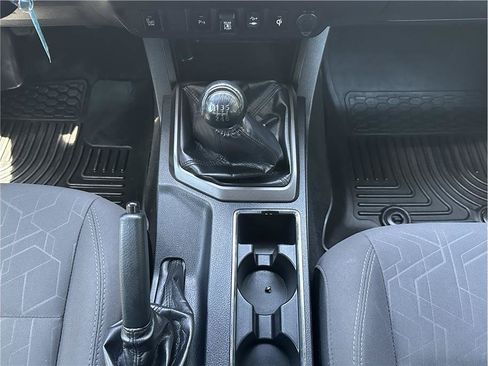 Used 2019 Toyota Tacoma TRD Off-Road w/ Technology Package AWD/4WD image 26