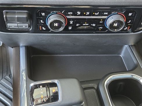 Used 2024 Chevrolet Silverado 1500 High Country w/ High Country Premium Package image 25