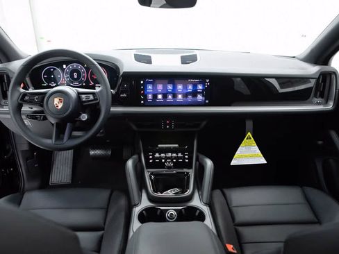Certified 2026 Porsche Cayenne AWD/4WD image 13