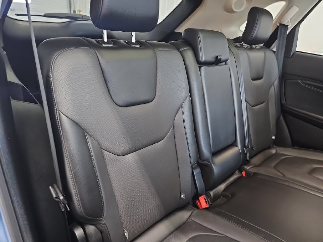 Used 2018 Ford Edge Titanium w/ Equipment Group 301A AWD/4WD image 34
