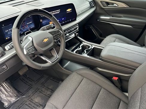 New 2026 Chevrolet Traverse LT image 13