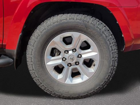 Used 2022 Toyota 4Runner SR5 Premium w/ Moonroof Package RWD image 7