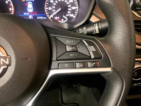 Used 2024 Nissan Altima 2.5 SV AWD/4WD image 19
