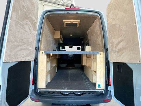 Used 2024 Mercedes-Benz Sprinter 2500 image 31