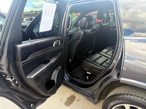 Used 2018 Jeep Grand Cherokee Overland w/ Trailer Tow Group IV image 10