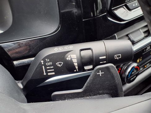 Used 2024 Nissan Pathfinder SV image 22