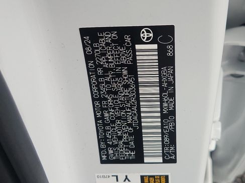 Certified 2024 Toyota Prius XLE image 33