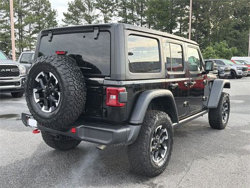 Used 2025 Jeep Wrangler Unlimited Rubicon AWD/4WD image 5