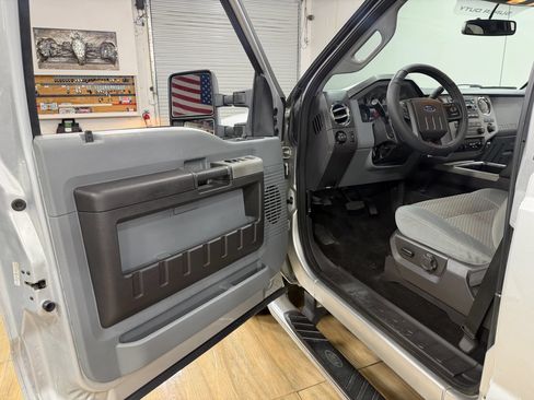 Used 2015 Ford F250 XLT w/ XLT Value Package AWD/4WD image 12