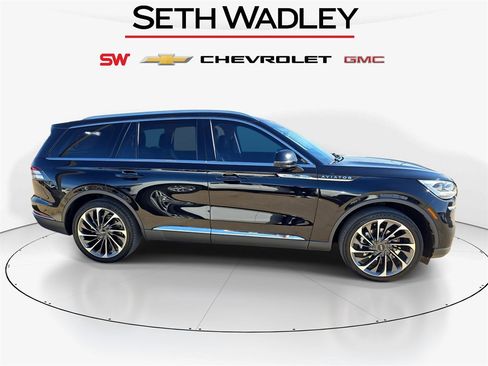 Used 2020 Lincoln Aviator Reserve w/ Equipment Group 202A image 8