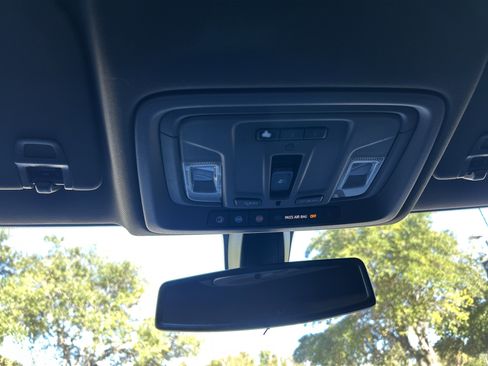 Used 2019 GMC Sierra 1500 SLT w/ SLT Premium Package image 28