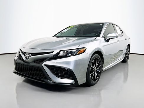 Used 2023 Toyota Camry SE FWD image 10