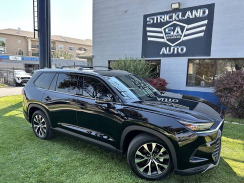 Used 2026 Toyota Grand Highlander AWD Hybrid image 2