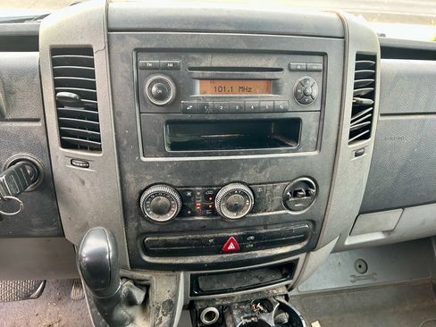 Used 2008 Dodge Sprinter 2500 RWD image 15