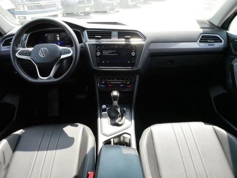 Certified 2023 Volkswagen Tiguan SE FWD image 10