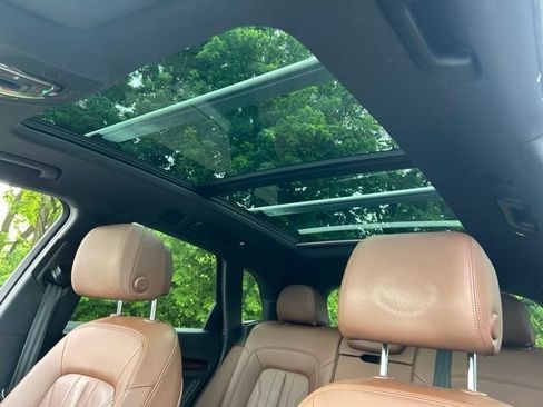 Used 2019 Audi Q5 2.0T Premium w/ Convenience Package AWD/4WD image 20