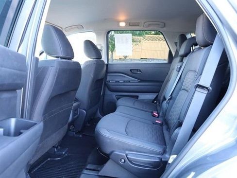 Certified 2025 Nissan Pathfinder SV AWD/4WD image 20