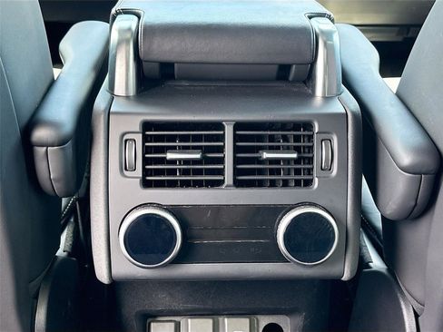 Used 2024 Land Rover Discovery Metropolitan Edition AWD/4WD image 26