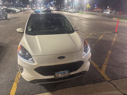 Used 2020 Ford Escape SEL image 2