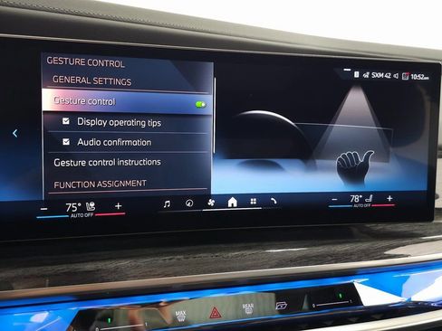 Used 2025 BMW 760i xDrive w/ Executive Package image 23