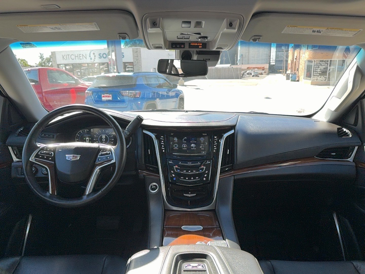 Used 2019 Cadillac Escalade Premium Luxury AWD/4WD image 25