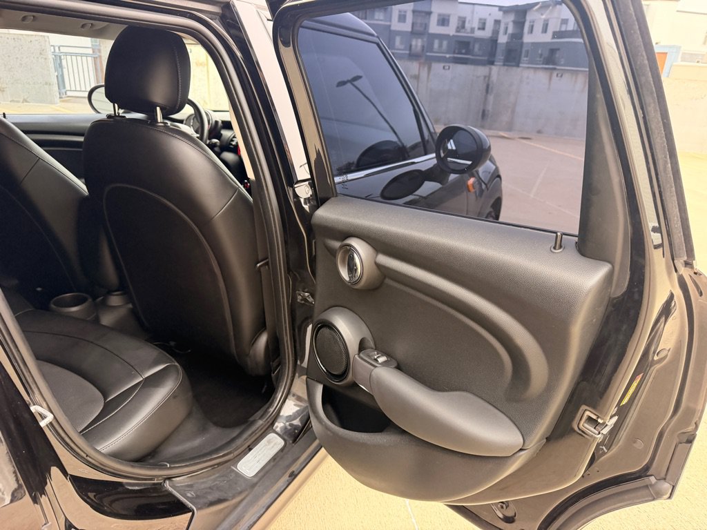 Used 2017 MINI Cooper 4-Door Hardtop FWD image 16