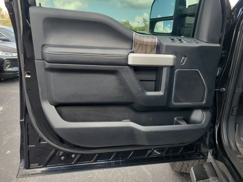 Used 2017 Ford F250 Lariat w/ FX4 Off-Road Package image 18