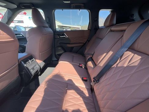 New 2026 Mitsubishi Outlander SEL FWD image 11